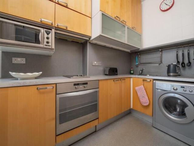 Flat for rent in Cat Hill