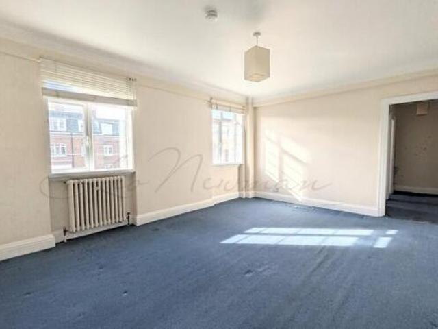 Studio for rent in Cat Hill, England