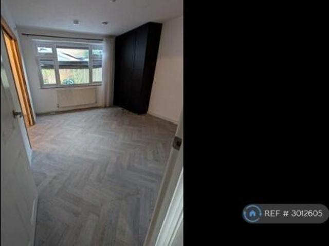 Studio for rent in Cat Hill