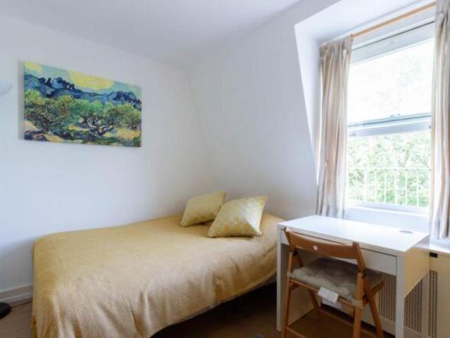 Studio for rent in Cat Hill