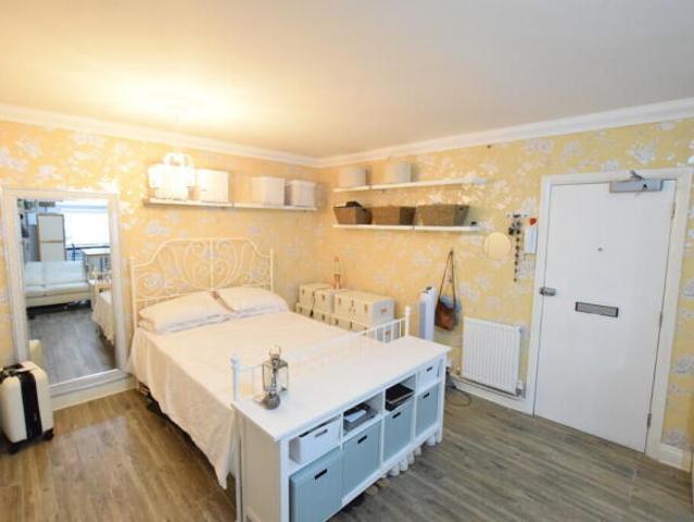 Studio for rent