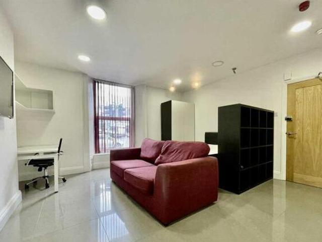House for rent in Follaton, Strode
