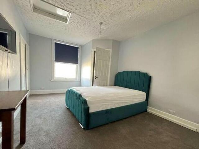 House for rent in Follaton, Strode