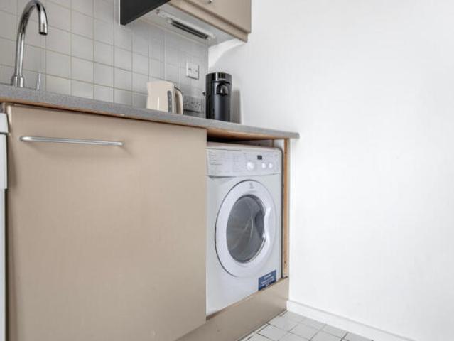 Studio for rent in Alverton, East Midlands