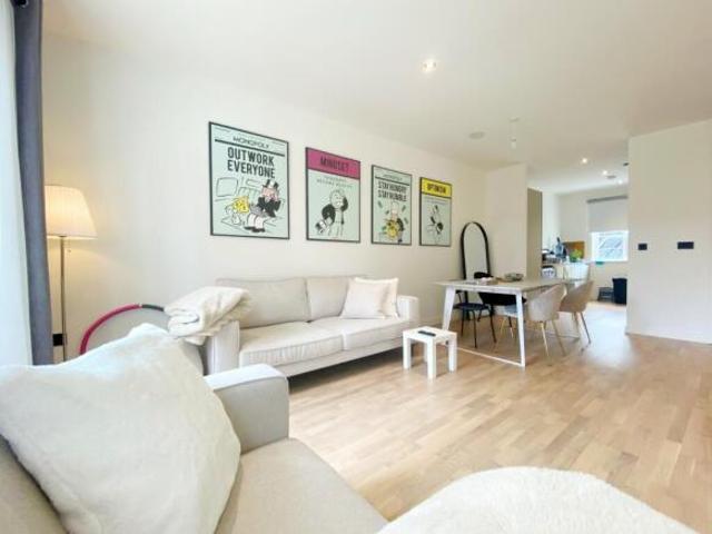 Studio for rent in Five Acres, Hertfordshire