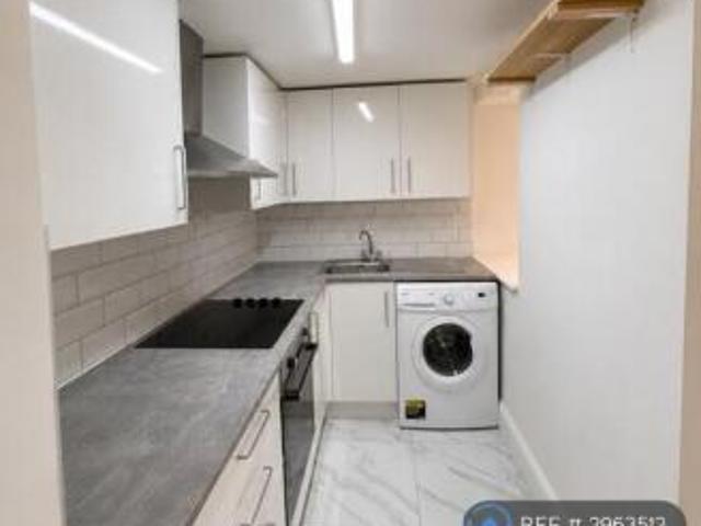 Studio for rent in Cat Hill