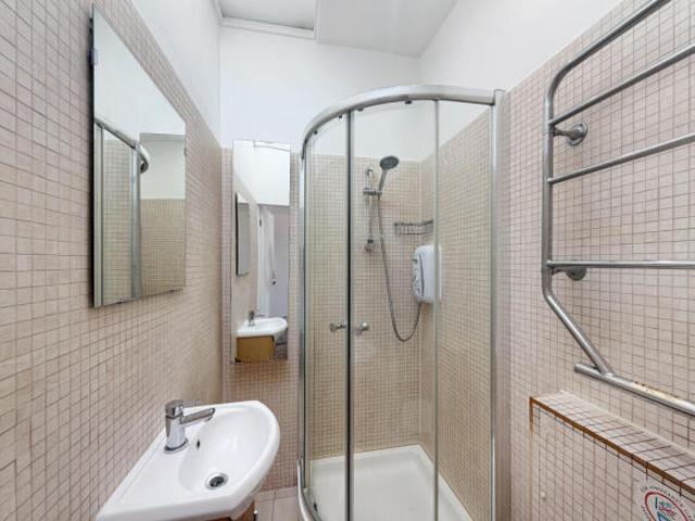 Studio for rent in Cat Hill