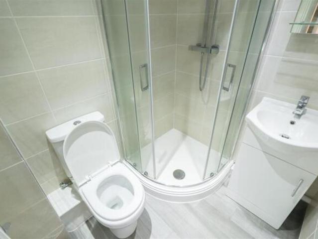 Studio for rent in Heeley, South Yorkshire