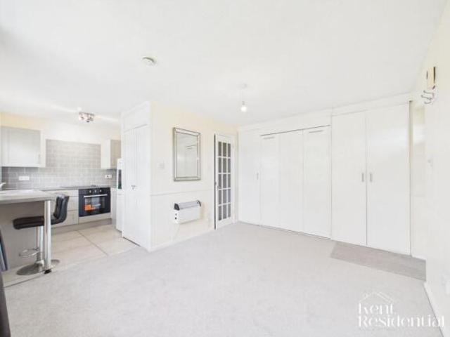 Studio for rent in Downswood, Midway