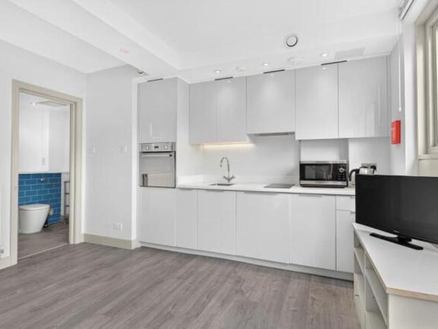 Flat for rent in Cat Hill