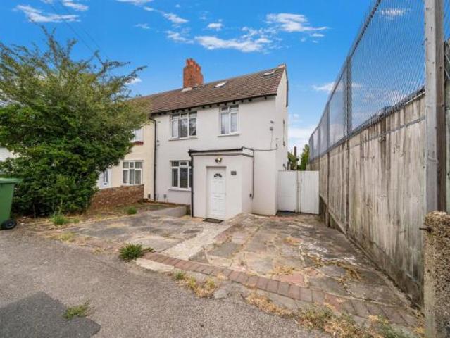 Property for rent in Grove Park, Greater London