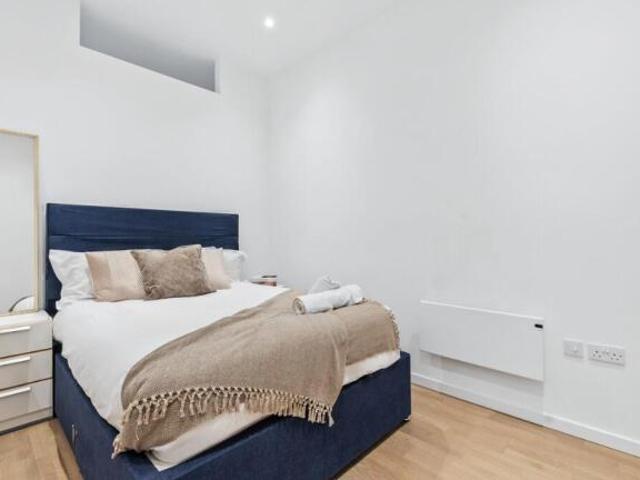 Studio for rent in Cat Hill