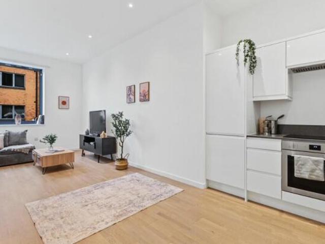 Studio for rent in Cat Hill