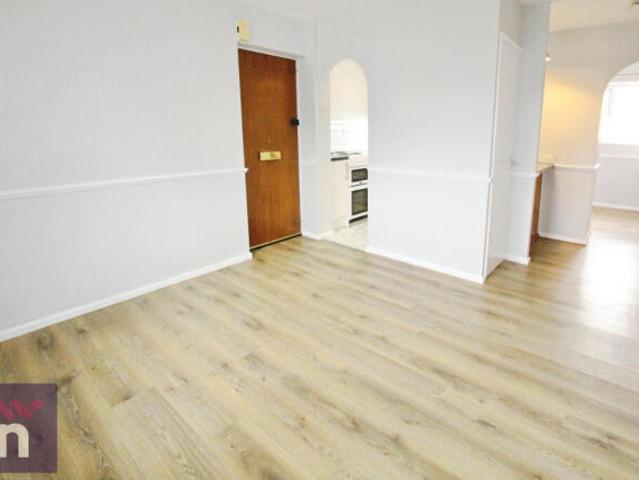 Studio for rent in Golden Valley, Gloucestershire