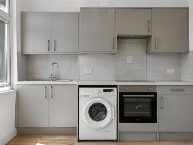 Studio for rent in Cat Hill
