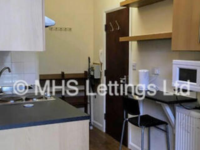 Studio for rent in West Yorkshire