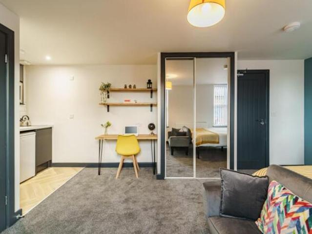 Studio for rent in Long Man, Cross In Hand