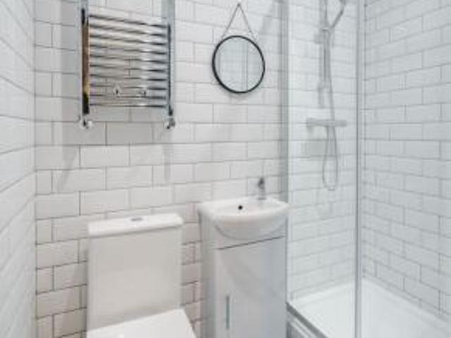 Studio for rent in Long Man, Cross In Hand