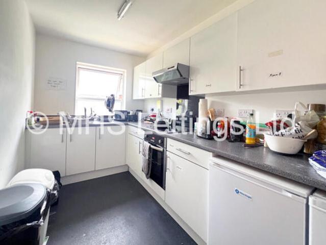 Studio for rent in West Yorkshire
