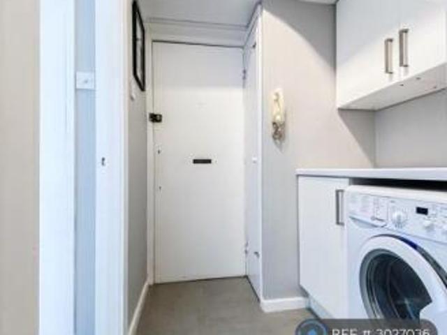 Studio for rent in Cat Hill