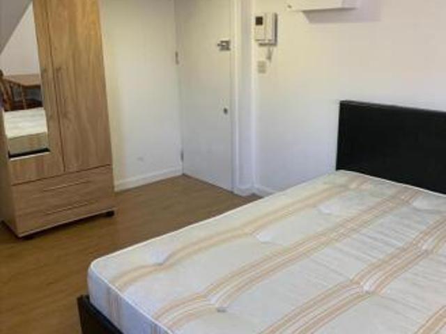 Flat for rent in Cat Hill