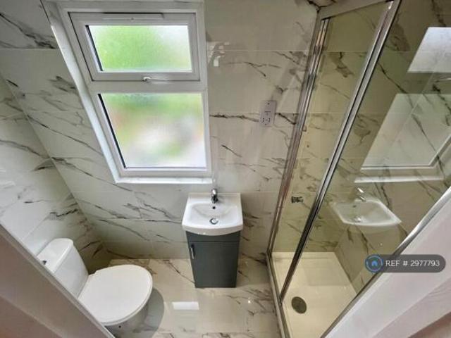 Studio for rent in Cat Hill