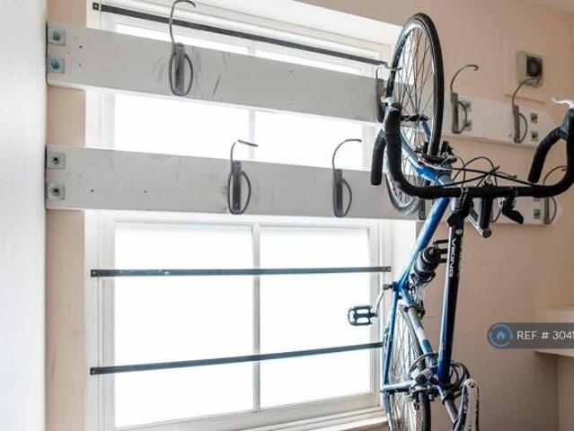 Studio for rent in Cat Hill