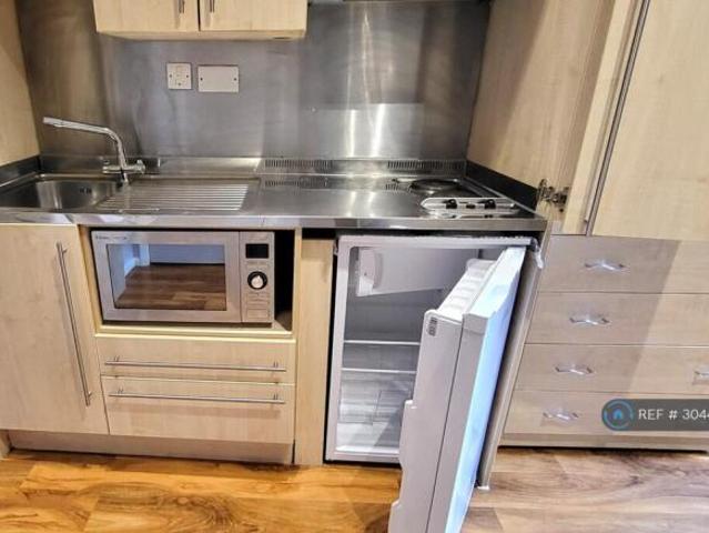 Studio for rent in Cat Hill
