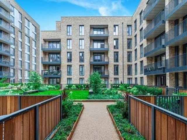 House for rent in Surrey