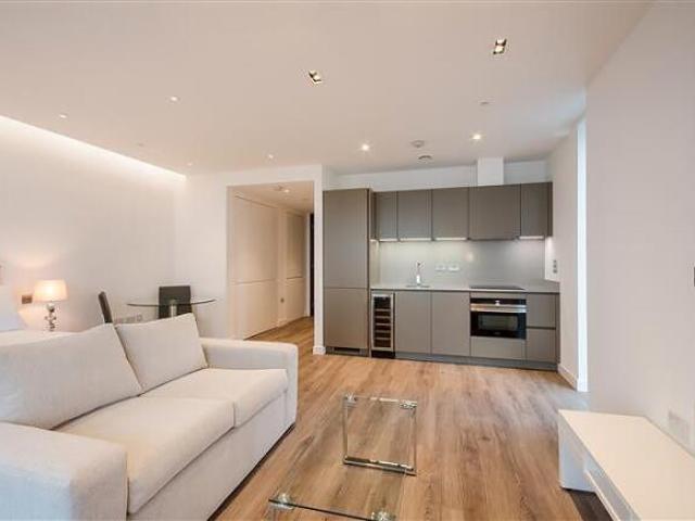 Flat for rent in Aldgate, Lyons