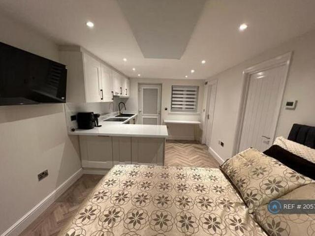 House for rent in Lyons, Greater London
