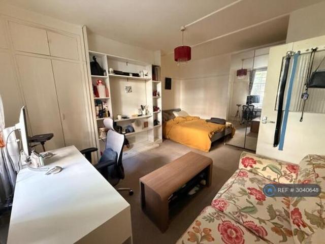 Studio for rent in Cat Hill