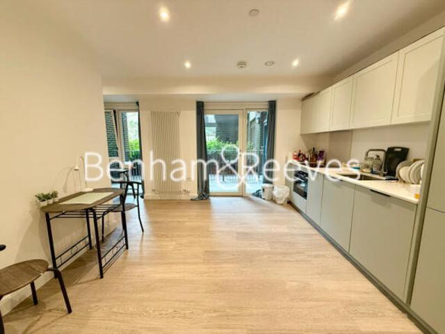 Property for rent in South Lane, West Yorkshire