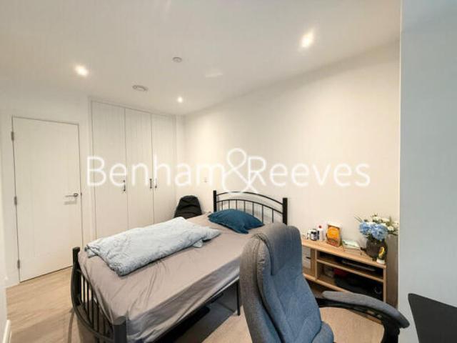Property for rent in South Lane, West Yorkshire