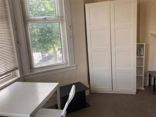 Studio for rent in Cat Hill