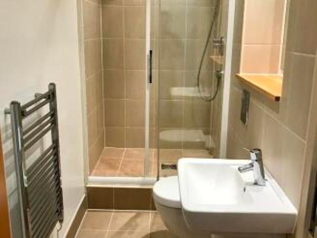 Studio for rent in Leylands, West Yorkshire