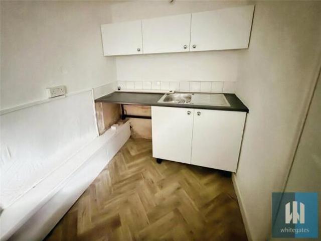 Studio for rent in Huddersfield, West Yorkshire