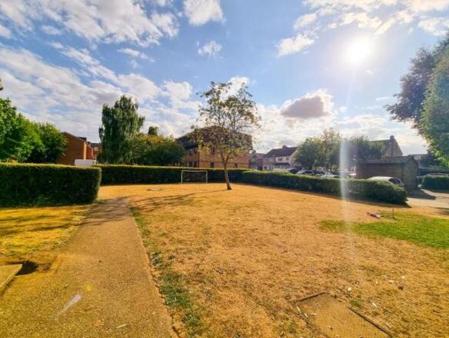 Studio for rent in Watford, Hertfordshire