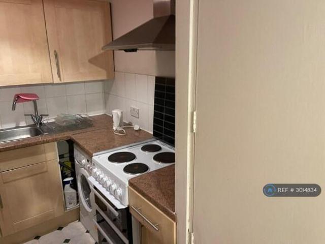 Studio for rent in Cat Hill