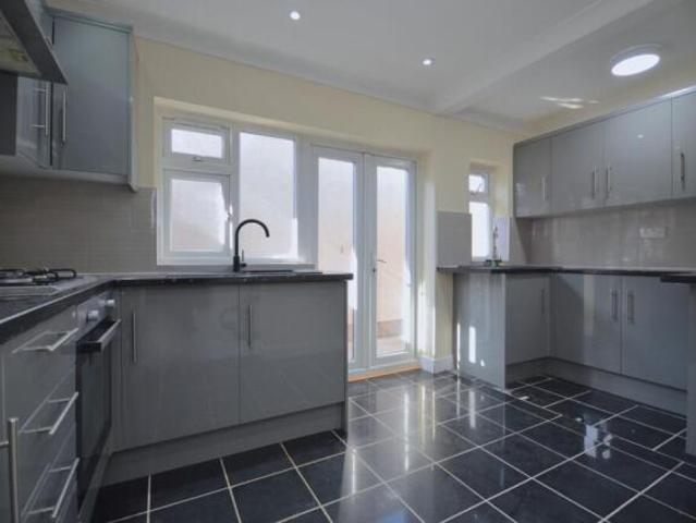 Studio for rent in Cat Hill