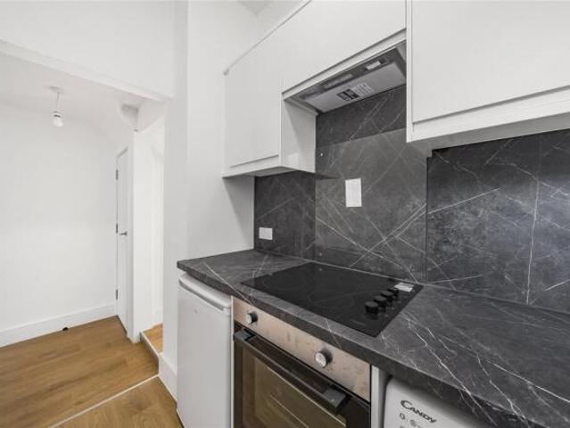 Studio for rent in Five Acres, Hertfordshire