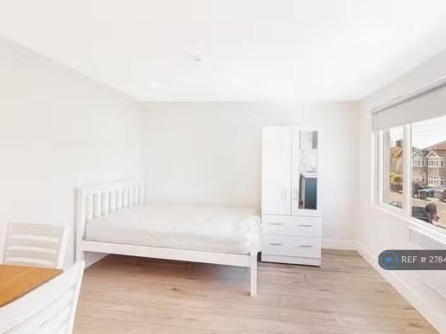 House for rent in Pouchen End, Hertfordshire