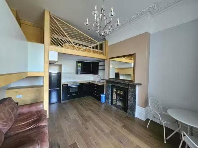 House for rent in Aldrington