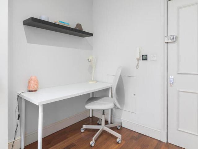 Studio for rent in Cat Hill