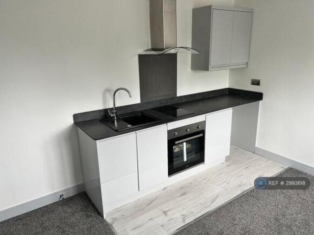 Studio for rent in St James, Sandown Park