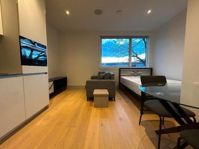 Studio for rent in Isleworth, Greater London