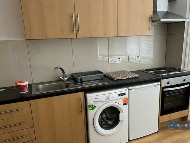 House for rent in Lyons, Greater London