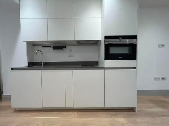 Studio for rent in Cat Hill