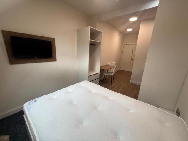 Studio for rent in East Midlands