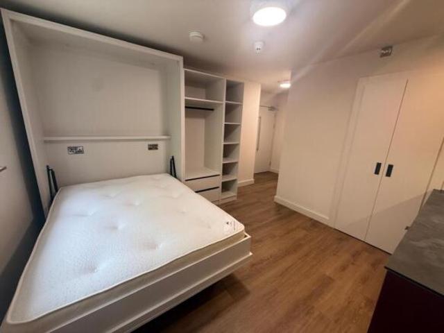 Studio for rent in East Midlands